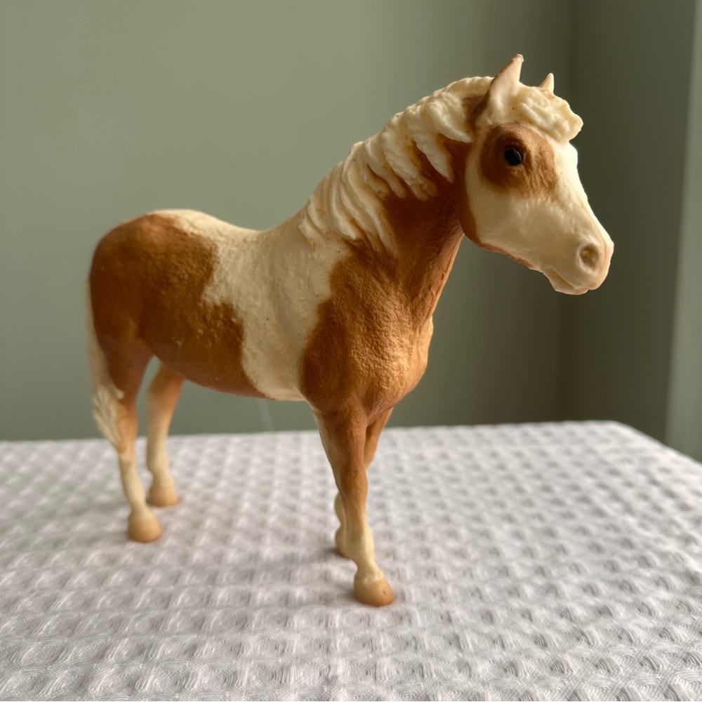 Vintage Breyer #20 Misty of Chincoteague Classic Series Palomino Pinto